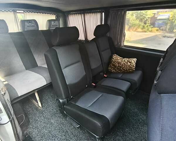 Белый Мерседес Вито, объемом двигателя 2.15 л и пробегом 360 тыс. км за 4600 $, фото 3 на Automoto.ua