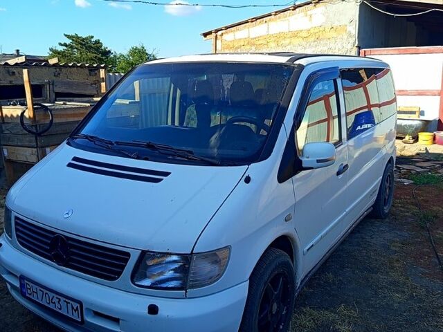 Белый Мерседес Вито, объемом двигателя 2.3 л и пробегом 300 тыс. км за 4270 $, фото 3 на Automoto.ua