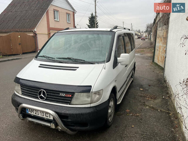 Белый Мерседес Вито, объемом двигателя 2.2 л и пробегом 500 тыс. км за 4700 $, фото 1 на Automoto.ua