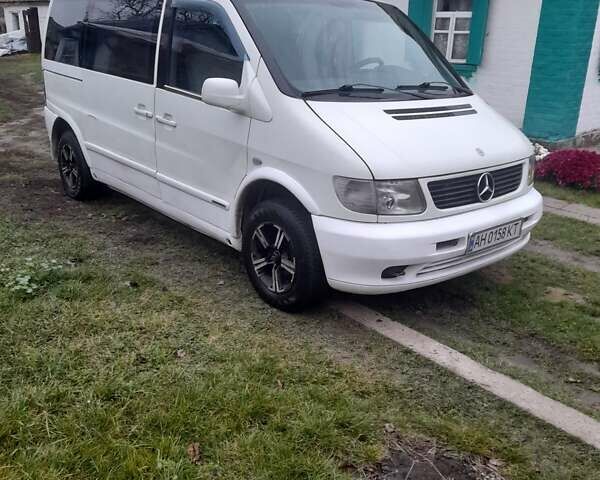 Белый Мерседес Вито, объемом двигателя 2.3 л и пробегом 405 тыс. км за 4500 $, фото 2 на Automoto.ua