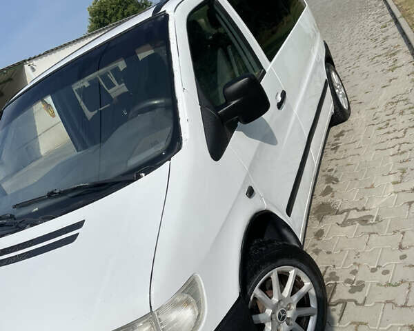 Белый Мерседес Вито, объемом двигателя 2.15 л и пробегом 357 тыс. км за 4950 $, фото 3 на Automoto.ua