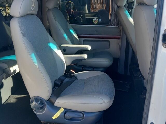 Белый Мерседес Вито, объемом двигателя 2.2 л и пробегом 360 тыс. км за 5000 $, фото 5 на Automoto.ua