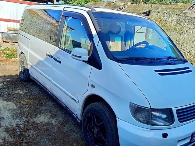 Белый Мерседес Вито, объемом двигателя 2.3 л и пробегом 300 тыс. км за 4270 $, фото 1 на Automoto.ua