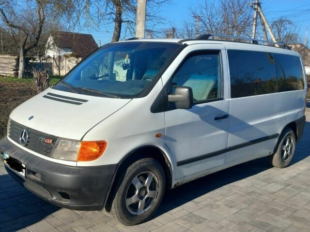 Белый Мерседес Вито, объемом двигателя 2.2 л и пробегом 360 тыс. км за 5000 $, фото 10 на Automoto.ua