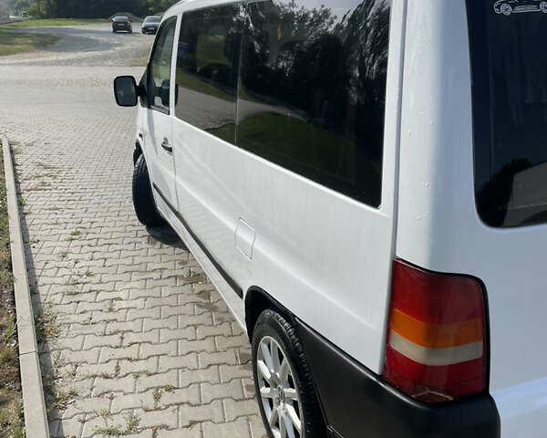 Белый Мерседес Вито, объемом двигателя 2.15 л и пробегом 357 тыс. км за 4950 $, фото 6 на Automoto.ua
