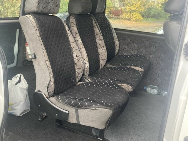 Белый Мерседес Вито, объемом двигателя 2.1 л и пробегом 380 тыс. км за 4300 $, фото 7 на Automoto.ua