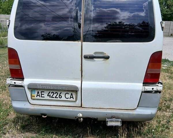Мерседес Вито 1999 в Кривом Роге на Automoto.ua Белый Мерседес Вито, объемом двигателя 2.3 л и пробегом 500 тыс. км за 3000 $, фото 5 на Automoto.ua