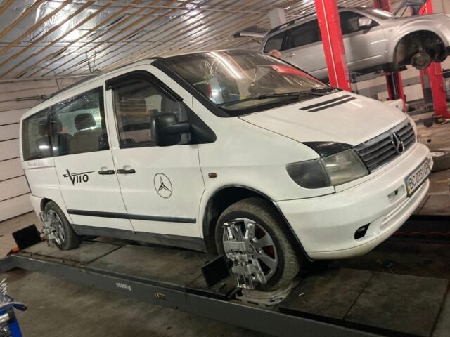 Белый Мерседес Вито, объемом двигателя 2.2 л и пробегом 367 тыс. км за 3500 $, фото 2 на Automoto.ua