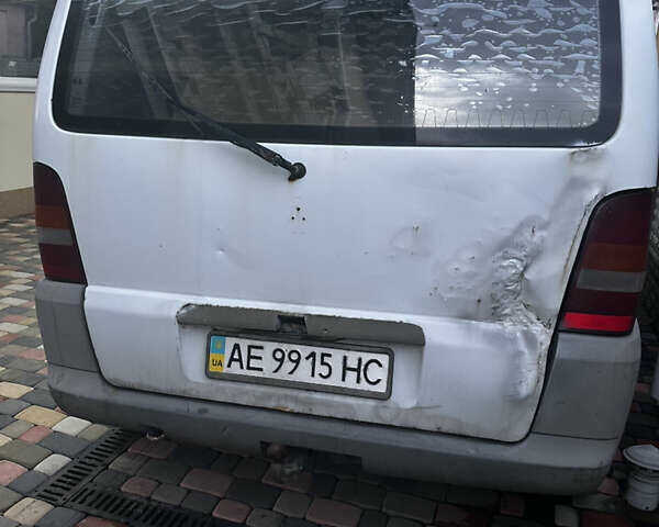 Білий Мерседес Віто, об'ємом двигуна 2.2 л та пробігом 400 тис. км за 2300 $, фото 8 на Automoto.ua
