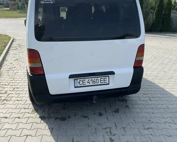 Белый Мерседес Вито, объемом двигателя 2.15 л и пробегом 357 тыс. км за 4950 $, фото 4 на Automoto.ua