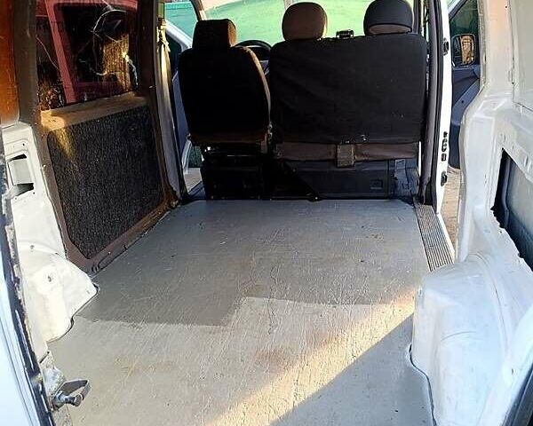 Білий Мерседес Віто, об'ємом двигуна 2.1 л та пробігом 469 тис. км за 2800 $, фото 5 на Automoto.ua