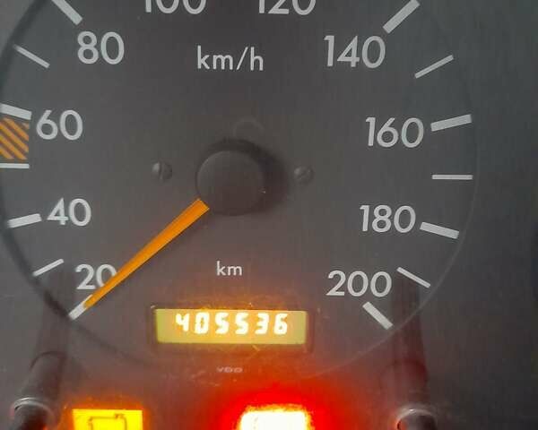 Белый Мерседес Вито, объемом двигателя 2.3 л и пробегом 405 тыс. км за 4500 $, фото 10 на Automoto.ua