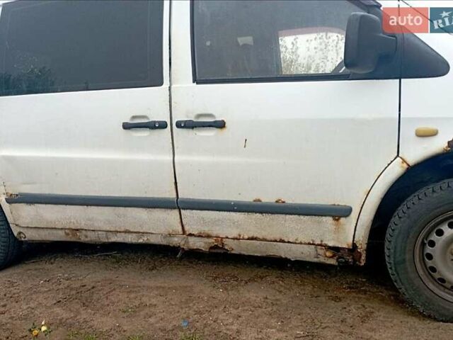 Білий Мерседес Віто, об'ємом двигуна 2.3 л та пробігом 400 тис. км за 1700 $, фото 1 на Automoto.ua