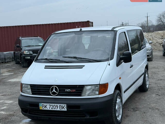 Белый Мерседес Вито, объемом двигателя 2.2 л и пробегом 350 тыс. км за 3899 $, фото 13 на Automoto.ua