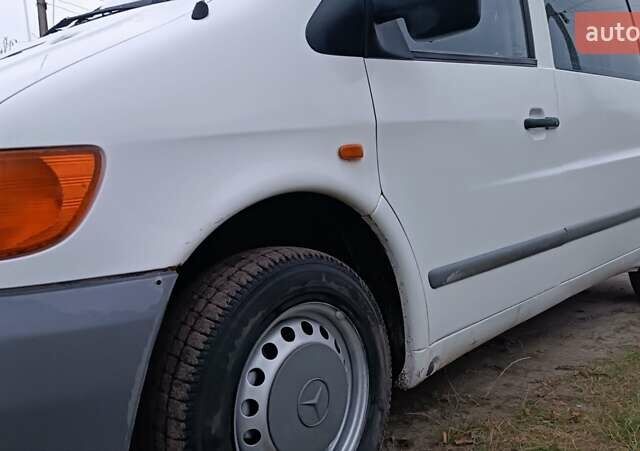 Белый Мерседес Вито, объемом двигателя 2.2 л и пробегом 300 тыс. км за 3750 $, фото 28 на Automoto.ua