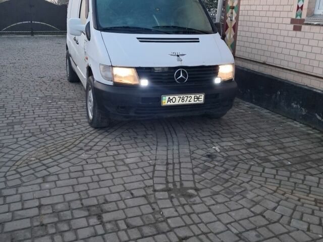 Белый Мерседес Вито, объемом двигателя 2.1 л и пробегом 347 тыс. км за 2700 $, фото 5 на Automoto.ua