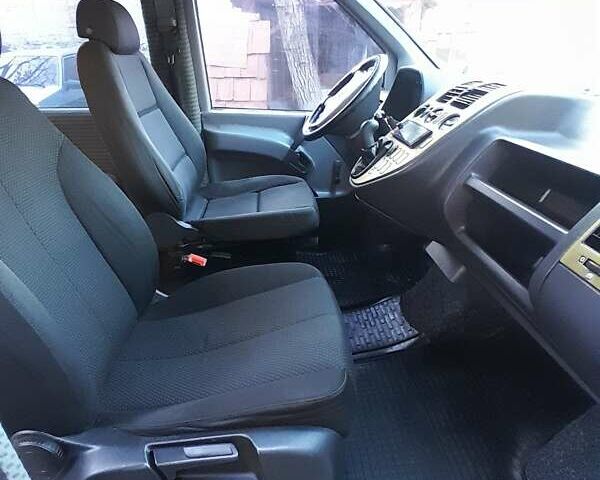 Белый Мерседес Вито, объемом двигателя 2.15 л и пробегом 340 тыс. км за 4600 $, фото 7 на Automoto.ua