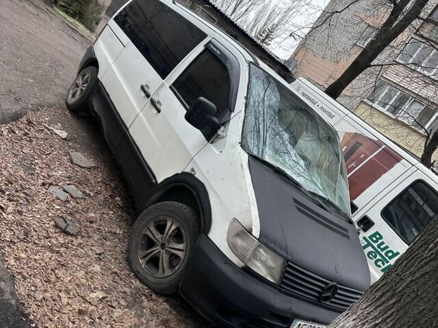 Белый Мерседес Вито, объемом двигателя 2.2 л и пробегом 333 тыс. км за 2200 $, фото 1 на Automoto.ua