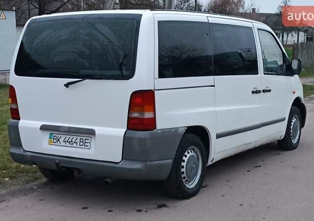 Белый Мерседес Вито, объемом двигателя 2.2 л и пробегом 300 тыс. км за 3750 $, фото 15 на Automoto.ua