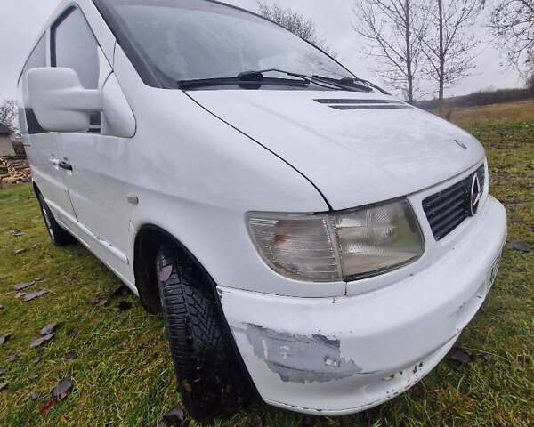 Белый Мерседес Вито, объемом двигателя 2.15 л и пробегом 350 тыс. км за 3000 $, фото 1 на Automoto.ua