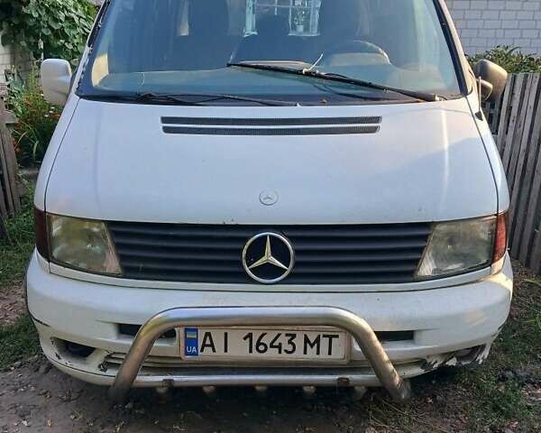 Белый Мерседес Вито, объемом двигателя 2.2 л и пробегом 459 тыс. км за 2650 $, фото 3 на Automoto.ua