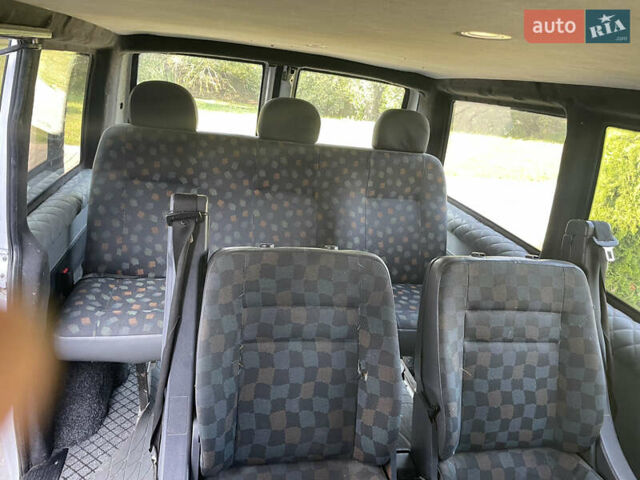 Белый Мерседес Вито, объемом двигателя 2.2 л и пробегом 499 тыс. км за 4900 $, фото 9 на Automoto.ua