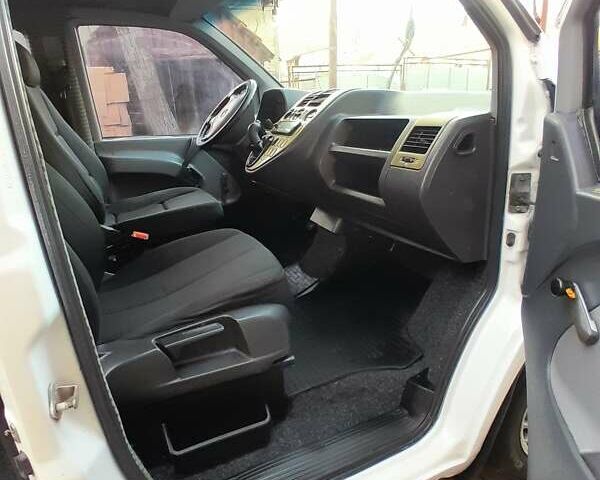 Белый Мерседес Вито, объемом двигателя 2.15 л и пробегом 340 тыс. км за 4600 $, фото 1 на Automoto.ua