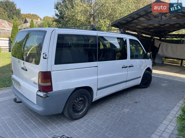 Белый Мерседес Вито, объемом двигателя 2.2 л и пробегом 499 тыс. км за 4900 $, фото 5 на Automoto.ua