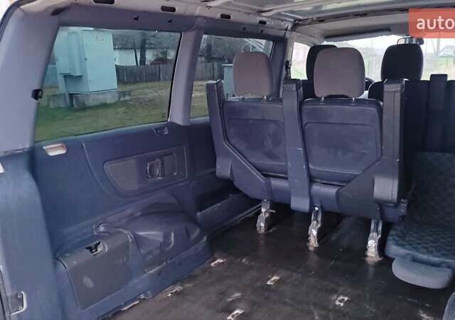 Белый Мерседес Вито, объемом двигателя 2.2 л и пробегом 300 тыс. км за 3750 $, фото 52 на Automoto.ua