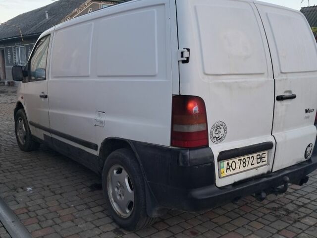 Белый Мерседес Вито, объемом двигателя 2.1 л и пробегом 347 тыс. км за 2700 $, фото 1 на Automoto.ua