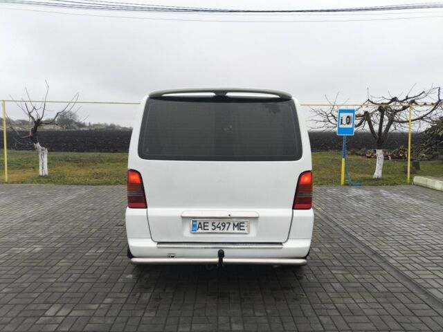 Белый Мерседес Вито, объемом двигателя 2.2 л и пробегом 430 тыс. км за 8000 $, фото 3 на Automoto.ua