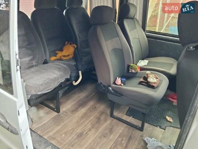 Білий Мерседес Віто, об'ємом двигуна 2.15 л та пробігом 356 тис. км за 5000 $, фото 1 на Automoto.ua