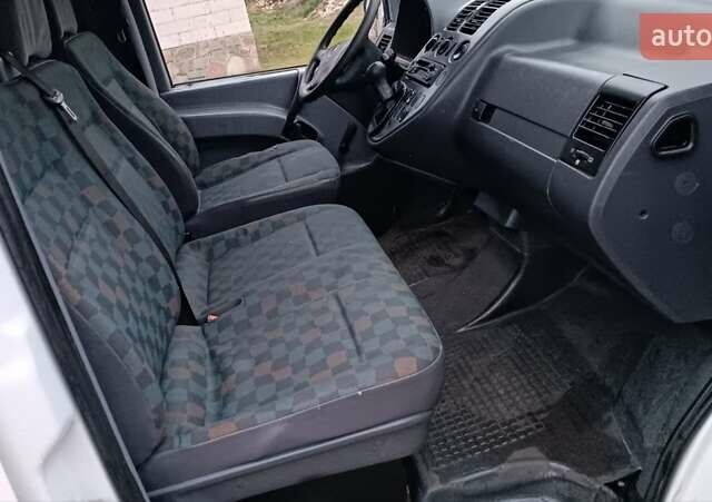 Белый Мерседес Вито, объемом двигателя 2.2 л и пробегом 300 тыс. км за 3750 $, фото 46 на Automoto.ua