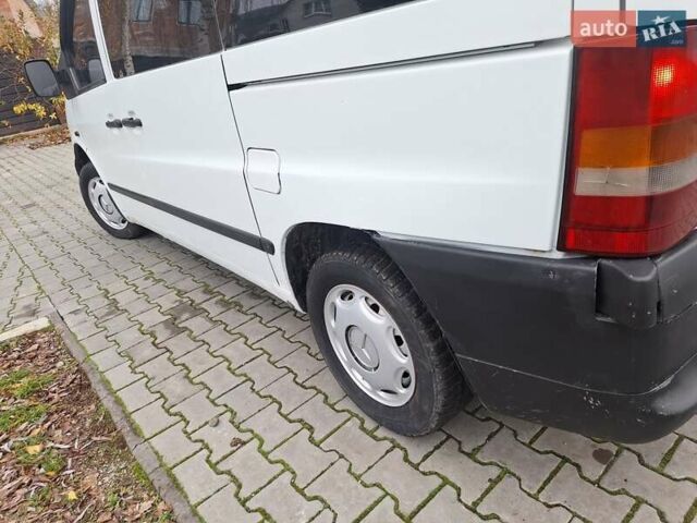 Белый Мерседес Вито, объемом двигателя 2.2 л и пробегом 333 тыс. км за 3700 $, фото 8 на Automoto.ua