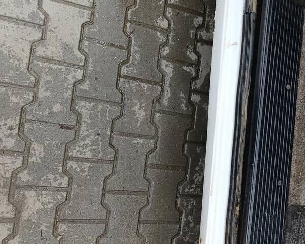 Белый Мерседес Вито, объемом двигателя 2.15 л и пробегом 370 тыс. км за 5700 $, фото 17 на Automoto.ua