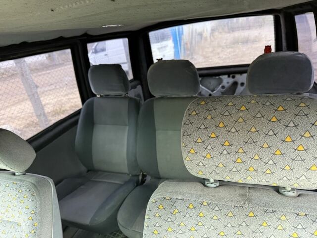 Білий Мерседес Віто, об'ємом двигуна 2.1 л та пробігом 400 тис. км за 3500 $, фото 2 на Automoto.ua