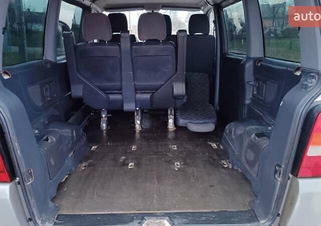 Белый Мерседес Вито, объемом двигателя 2.2 л и пробегом 300 тыс. км за 3750 $, фото 53 на Automoto.ua