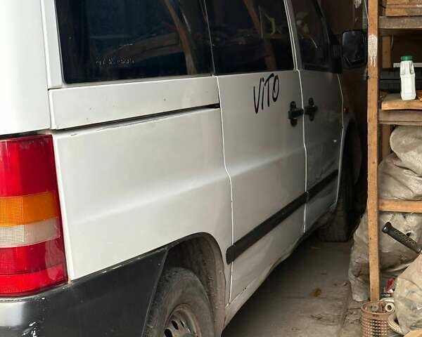 Білий Мерседес Віто, об'ємом двигуна 2.15 л та пробігом 370 тис. км за 4500 $, фото 1 на Automoto.ua