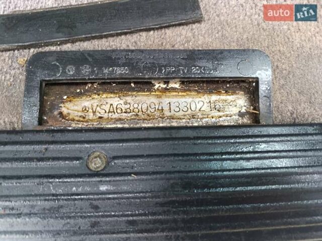 Белый Мерседес Вито, объемом двигателя 2.15 л и пробегом 370 тыс. км за 5700 $, фото 22 на Automoto.ua