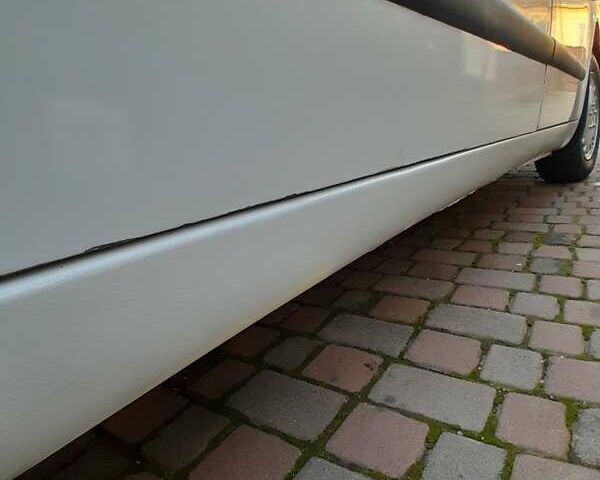 Белый Мерседес Вито, объемом двигателя 2.15 л и пробегом 340 тыс. км за 4600 $, фото 19 на Automoto.ua