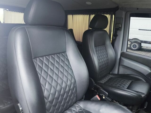 Белый Мерседес Вито, объемом двигателя 2.2 л и пробегом 430 тыс. км за 8000 $, фото 5 на Automoto.ua