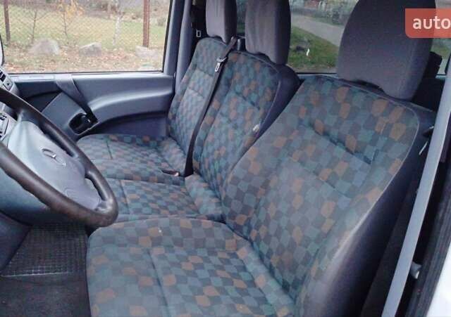 Белый Мерседес Вито, объемом двигателя 2.2 л и пробегом 300 тыс. км за 3750 $, фото 59 на Automoto.ua