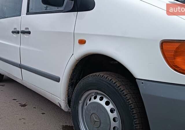 Белый Мерседес Вито, объемом двигателя 2.2 л и пробегом 300 тыс. км за 3750 $, фото 18 на Automoto.ua