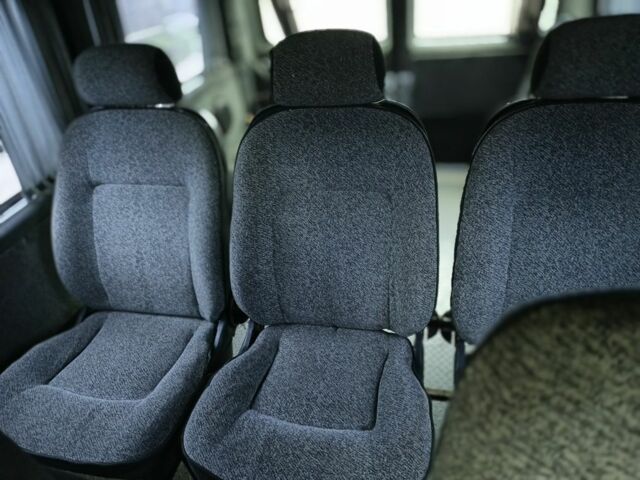 Белый Мерседес Вито, объемом двигателя 0 л и пробегом 230 тыс. км за 4000 $, фото 4 на Automoto.ua