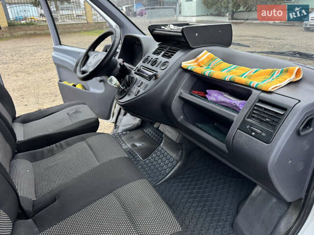 Білий Мерседес Віто, об'ємом двигуна 2.2 л та пробігом 400 тис. км за 5000 $, фото 12 на Automoto.ua