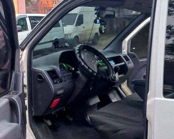 Білий Мерседес Віто, об'ємом двигуна 2.2 л та пробігом 450 тис. км за 4500 $, фото 2 на Automoto.ua