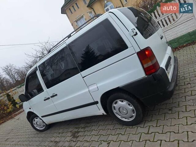 Белый Мерседес Вито, объемом двигателя 2.2 л и пробегом 333 тыс. км за 3700 $, фото 3 на Automoto.ua