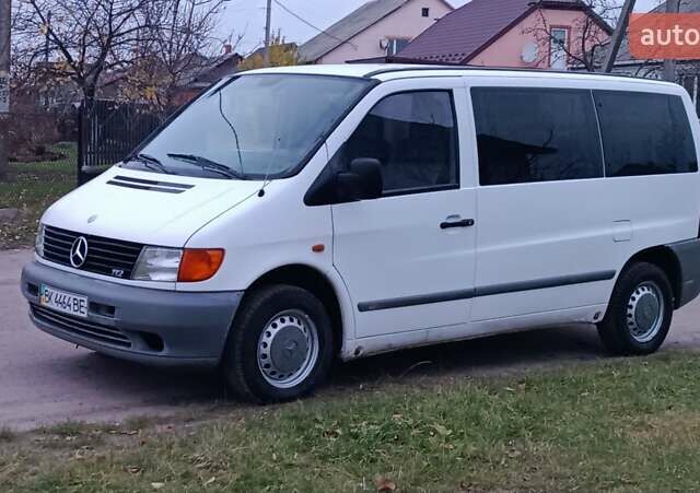 Белый Мерседес Вито, объемом двигателя 2.2 л и пробегом 300 тыс. км за 3750 $, фото 6 на Automoto.ua