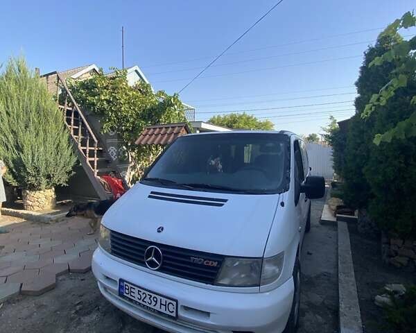 Белый Мерседес Вито, объемом двигателя 2.15 л и пробегом 390 тыс. км за 5000 $, фото 2 на Automoto.ua