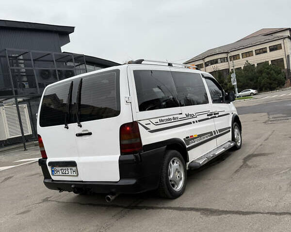 Белый Мерседес Вито, объемом двигателя 2.15 л и пробегом 300 тыс. км за 4199 $, фото 7 на Automoto.ua